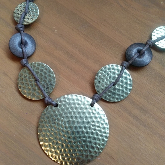 Vintage bronze tone/brown leather necklace - Picture 3 of 5